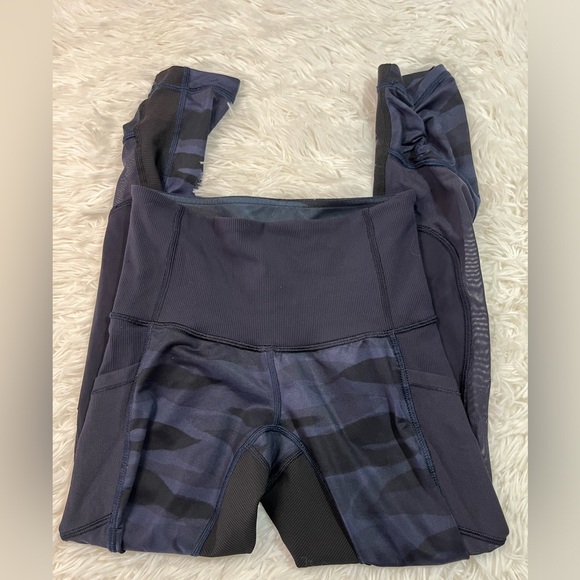 Lululemon Seek The Heat Crop Size 2 Inseam 23” - Picture 12 of 14